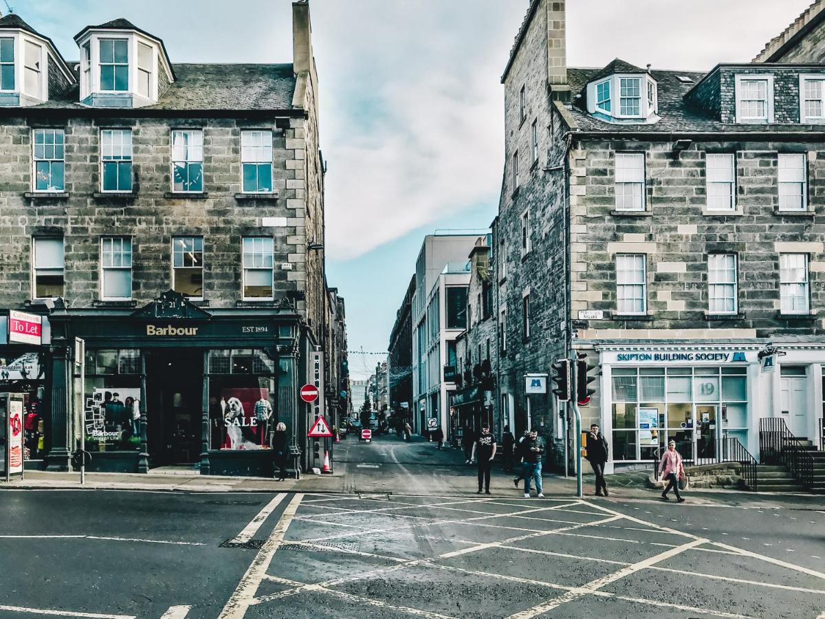 Centre Aishia/sakina * Edinburgh