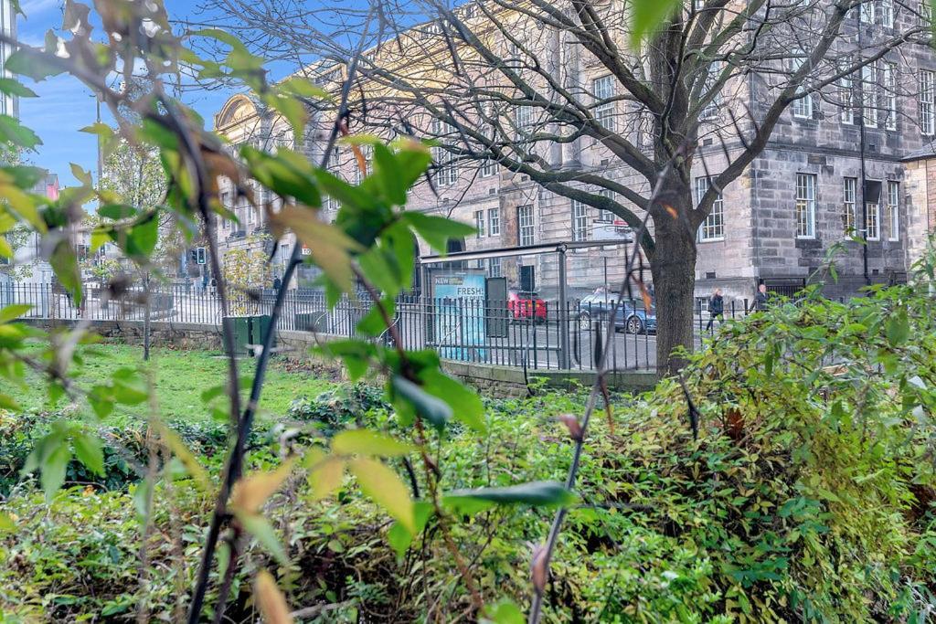 Centre Aishia/sakina Edinburgh